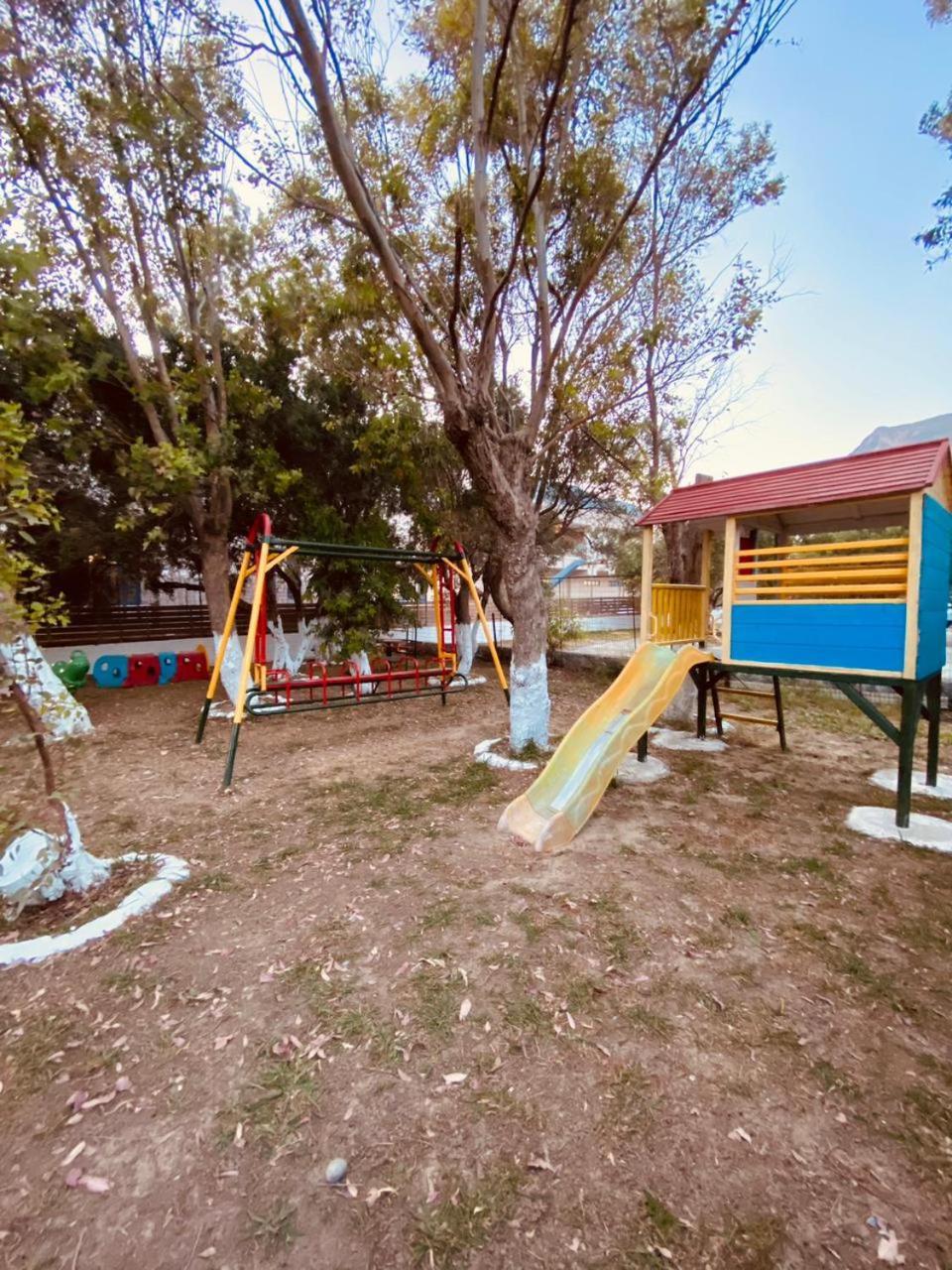 Happy Camp Mobilehomes In Apollonia 營地 *
